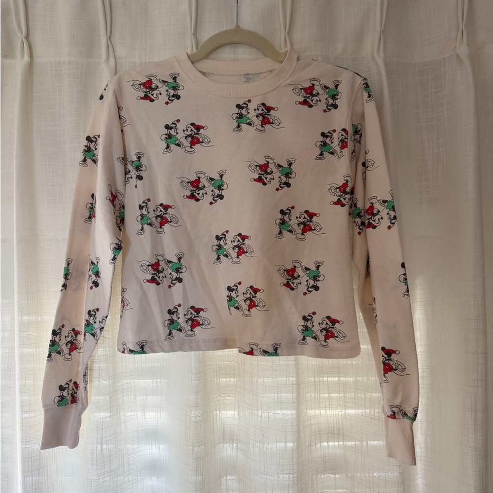 Disney Mickey Minnie ice skating allover print long sleeve tee/light sweatshirt